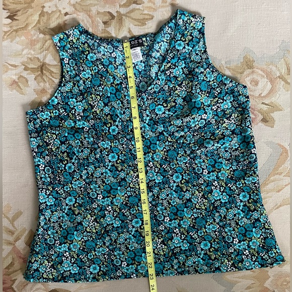 XL navy and teal floral sleeveless blouse - Picture 5 of 7